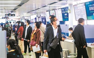 節(jié)后招聘會開鑼 外地求職者到穗覓新機