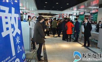 煙臺人才市場節(jié)后招聘啟幕 首場招聘會場面火爆