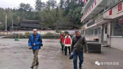 綏寧:開展豐富多彩的助學(xué)幫殘敬老志愿服務(wù)活動(dòng)