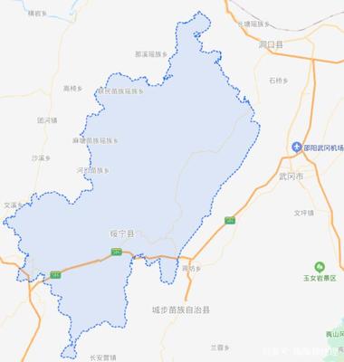 湖南邵陽(yáng)市有一個(gè)縣,境內(nèi)無鐵路,縣城建在河谷中呈“L”形狀