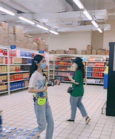 趙麗穎錄節目生圖曝光 打扮可愛似少女 綏寧人才市場